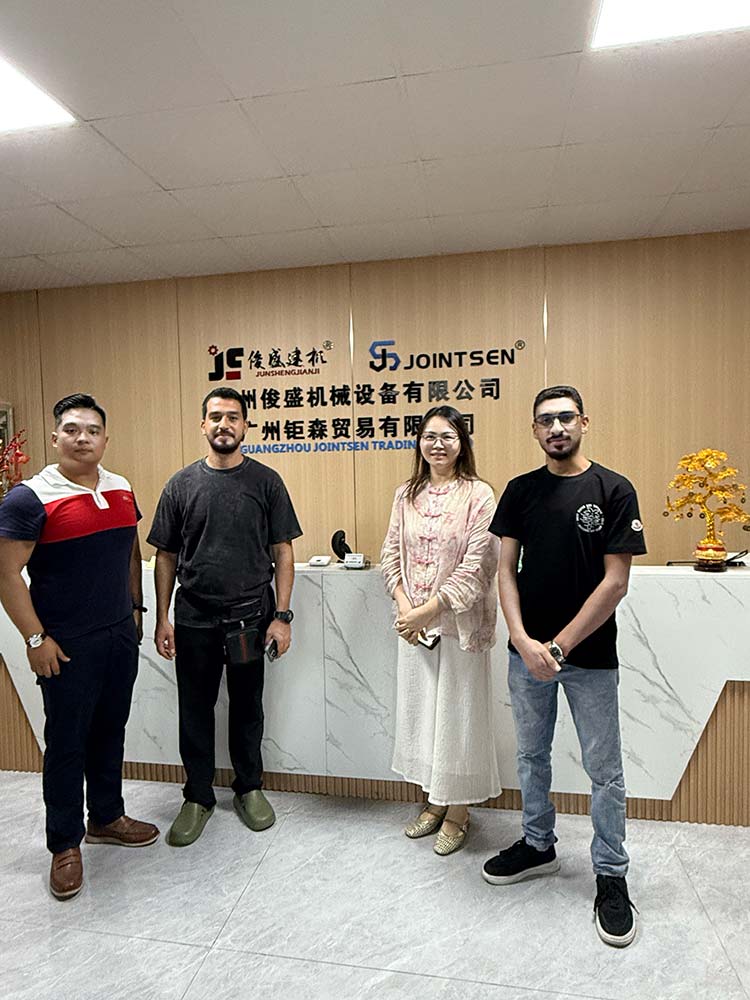 Globale partnere gjenforenes på Canton Fair: In-depth Talks baner vei for utvidet samarbeid innen betongkonstruksjonsutstyr